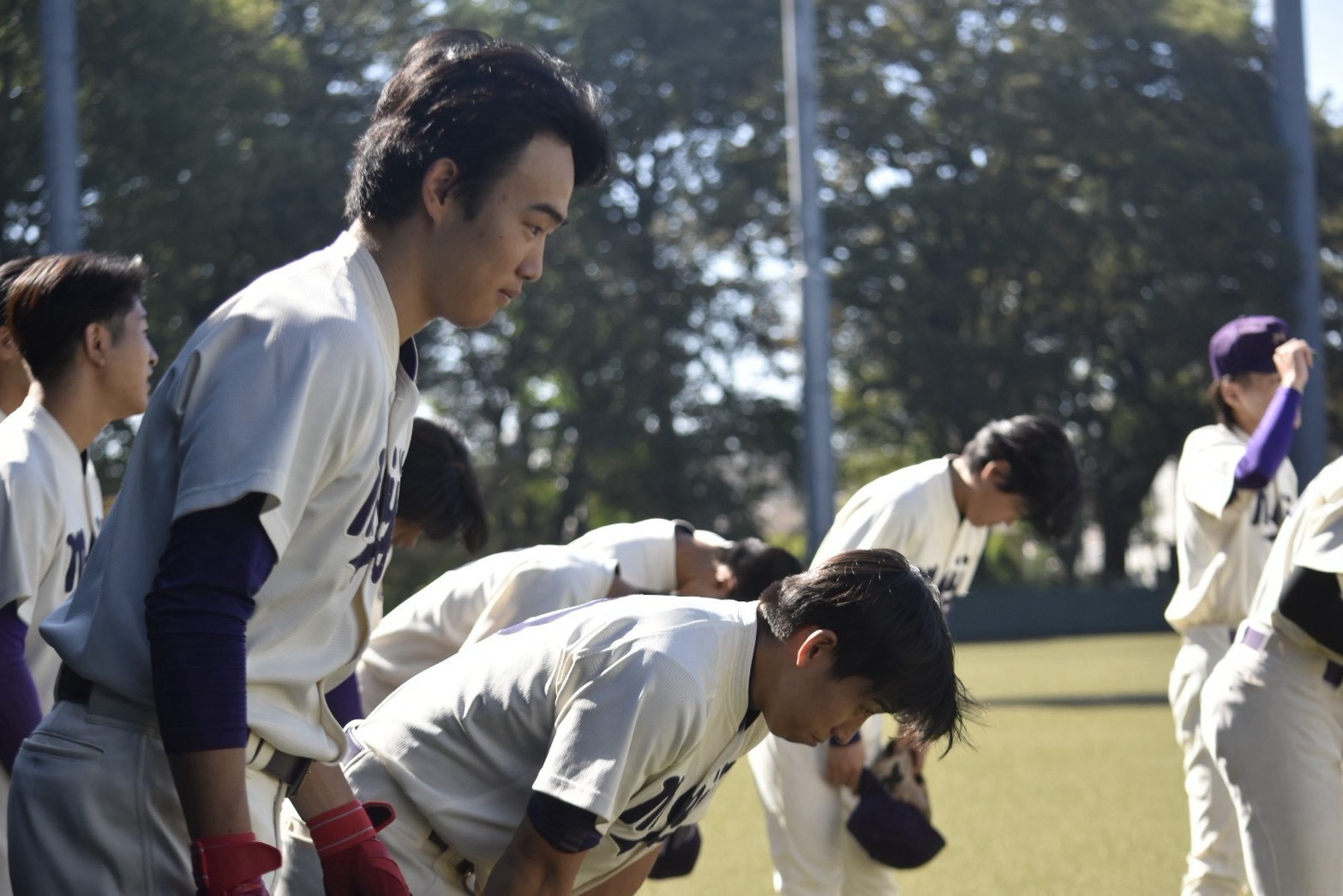 試合に向けて準備を整える選手たち